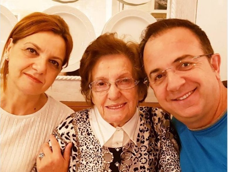 E ftuara i kujton Ardit Gjebreas humbjen e nënës, ja si reagon prezantuesi