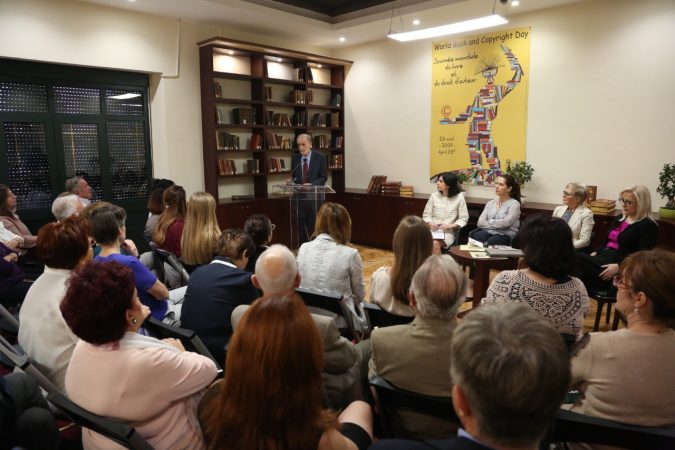 Ministria e Arsimit dhe Kulturës, aktivitet dedikuar shkrimtarit dhe profesorit Vedat Kokona Ministria e Arsimit dhe Kulturës, aktivitet dedikuar shkrimtarit dhe profesorit Vedat Kokona