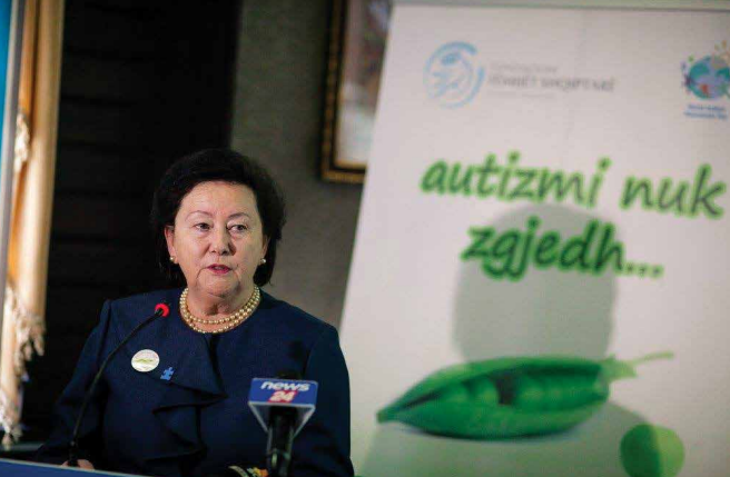 Liri Berisha dhe dhëndri Enverit, ortakë tek Fondacioni “Fëmijët Shqiptarë”, gruaja e Bashës ka bërë me të film për krimet e diktaturës Liri Berisha dhe dhëndri Enverit, ortakë tek Fondacioni “Fëmijët Shqiptarë”, gruaja e Bashës ka bërë me të film për krimet e diktaturës