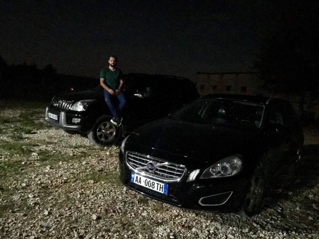 Natën trafik, ditën aktivitete me Bashën, ky është aktivisti që u përplas me policinë për kanabisin Natën trafik, ditën aktivitete me Bashën, ky është aktivisti që u përplas me policinë për kanabisin