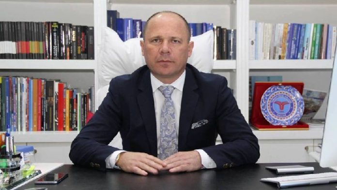 Modeli i PD sipas KLSH: Xhelal Mziu “avullon” 322 mijë USD vetëm në 6 tendera… Modeli i PD sipas KLSH: Xhelal Mziu “avullon” 322 mijë USD vetëm në 6 tendera…