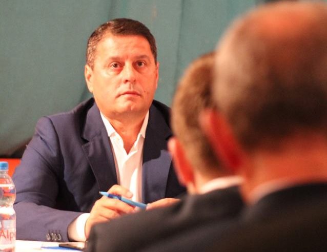 Akuza bombë e deputetit socialist: E turpshme! Në mbledhjen e PS-së u fut dikush me incizues