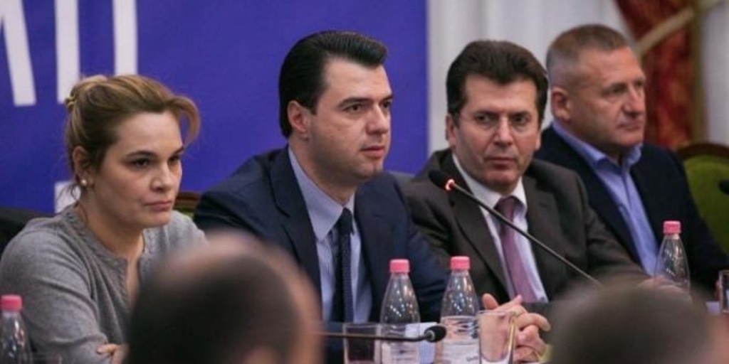 Si të grabisësh popullin duke bërë “opozitë me bojkot”?! Shikon dieta që kemi paguar për Bashën, Kryemadhin e tjerë në shtator (Tabela) Si të grabisësh popullin duke bërë “opozitë me bojkot”?! Shikon dieta që kemi paguar për Bashën, Kryemadhin e tjerë në shtator (Tabela)