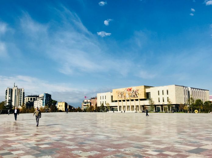 “Doing Business”: Shqipëria vazhdon të rritet në renditjen botërore “Doing Business”: Shqipëria vazhdon të rritet në renditjen botërore