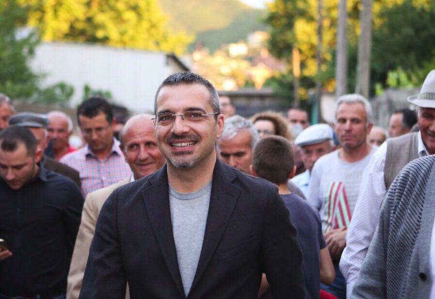 “Nuk keni parë gjë akoma”, Tahiri rikthehet sot në ekran me paralajmërime të forta “Nuk keni parë gjë akoma”, Tahiri rikthehet sot në ekran me paralajmërime të forta