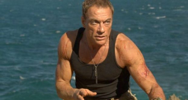 Van Damme në rolin e shqiptarit,thërret në gjuhën shqipe “Nënë” Van Damme në rolin e shqiptarit,thërret në gjuhën shqipe “Nënë”