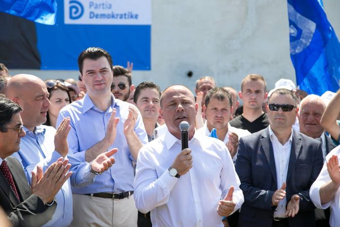 Xhelal Mziu “avulloi” 322 mijë dollar për ekipin e futbollit të qytetit, KLSH i kërkon audit për fondet Xhelal Mziu “avulloi” 322 mijë dollar për ekipin e futbollit të qytetit, KLSH i kërkon audit për fondet