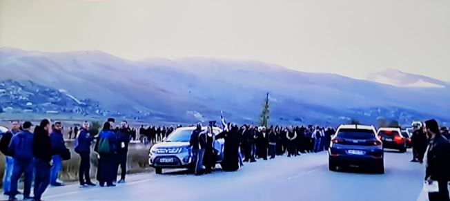 Pas bllokimit të aksit Bularat -Kakavije arrestohen dy ekstremist, Babis Karathanos dhe Anestis Kacis Pas bllokimit të aksit Bularat -Kakavije arrestohen dy ekstremist, Babis Karathanos dhe Anestis Kacis