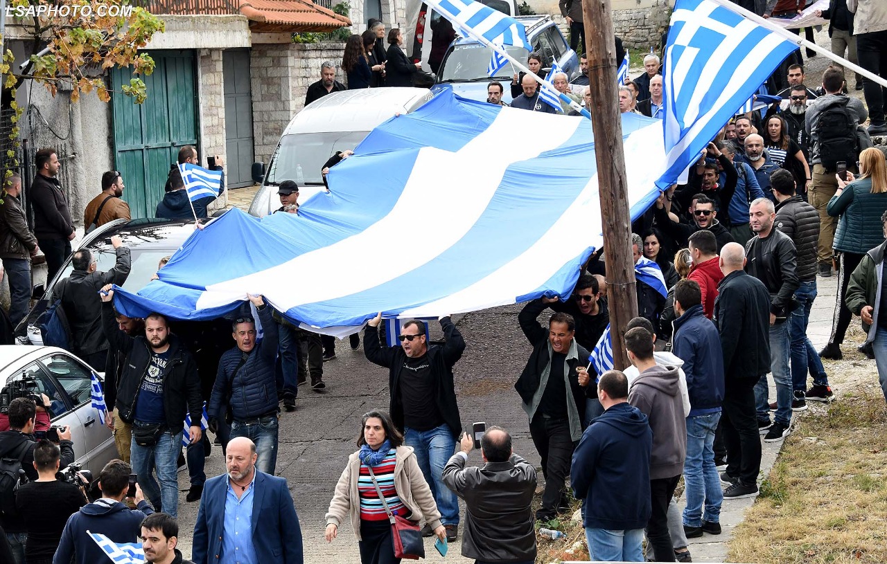 DW/ Donin të nxinin Shqipërinë me “turpin” e tyre: PE “lë me gisht në gojë” tre deputetët grekë! DW/ Donin të nxinin Shqipërinë me “turpin” e tyre: PE “lë me gisht në gojë” tre deputetët grekë!