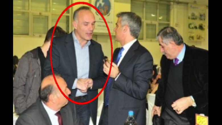 Nga masakra e Peshkëpisë te lëvizja për Vorio-Epirin dhe fotot përkrah Vangjel Dules, kush është ekstremisti grek, i arrestuar sot në Bularat Nga masakra e Peshkëpisë te lëvizja për Vorio-Epirin dhe fotot përkrah Vangjel Dules, kush është ekstremisti grek, i arrestuar sot në Bularat