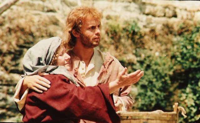 86 vjeçe dhe e bukur si Tinka Kurti 86 vjeçe dhe e bukur si Tinka Kurti