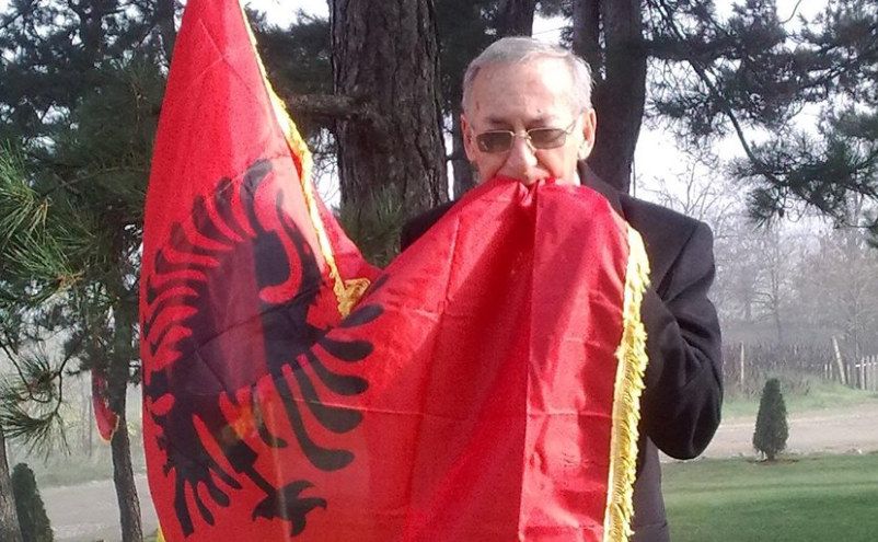 Nënës nuk i tregohen rrudhat dhe plaget! Nëse s’ja shëron dot, hesht dhe puthi duart! Nënës nuk i tregohen rrudhat dhe plaget! Nëse s’ja shëron dot, hesht dhe puthi duart!