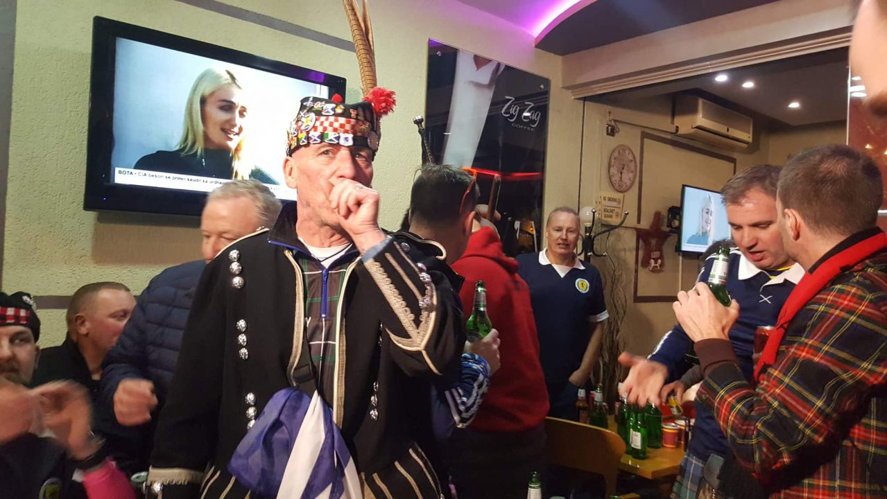 Skocezët me fraktura, 10 përfundojnë në spital. Denoncime për vjedhje, ja çfarë nuk u pa në TV Skocezët me fraktura, 10 përfundojnë në spital. Denoncime për vjedhje, ja çfarë nuk u pa në TV