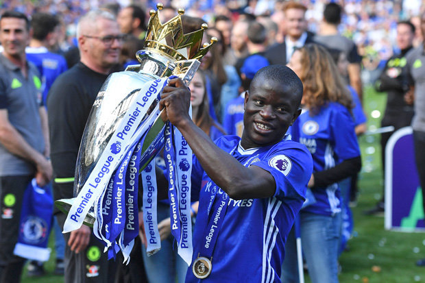 N’Golo Kante, djaloshi që mblidhte kanaçe birre mundi varfërinë N’Golo Kante, djaloshi që mblidhte kanaçe birre mundi varfërinë