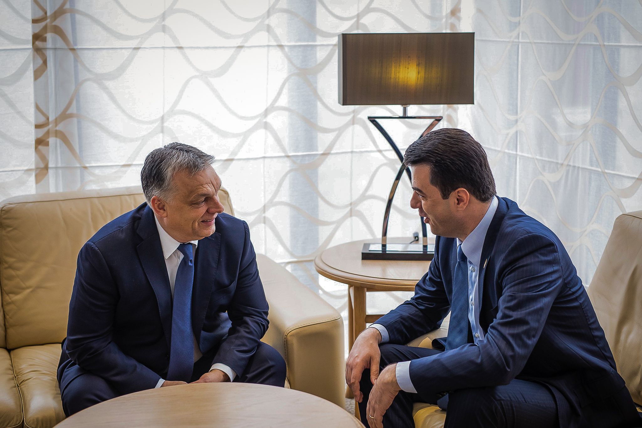 Lajm i mirë për politikanët hajdut shqiptarë: Mos kini frikë sa të keni hungarezin Orban, ku po ju pret Gruevski!