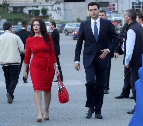 Këshilltari mizerabël, kunati, Jorida Tabaku dhe Grida Duma Këshilltari mizerabël, kunati, Jorida Tabaku dhe Grida Duma