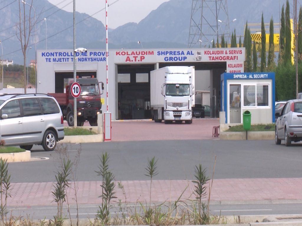 Ja si na zhvasin paratë me vendim ministrie! Lind edhe “CHECK-UP” i makinave, kontrolli fizik i kalon privatit Ja si na zhvasin paratë me vendim ministrie! Lind edhe “CHECK-UP” i makinave, kontrolli fizik i kalon privatit