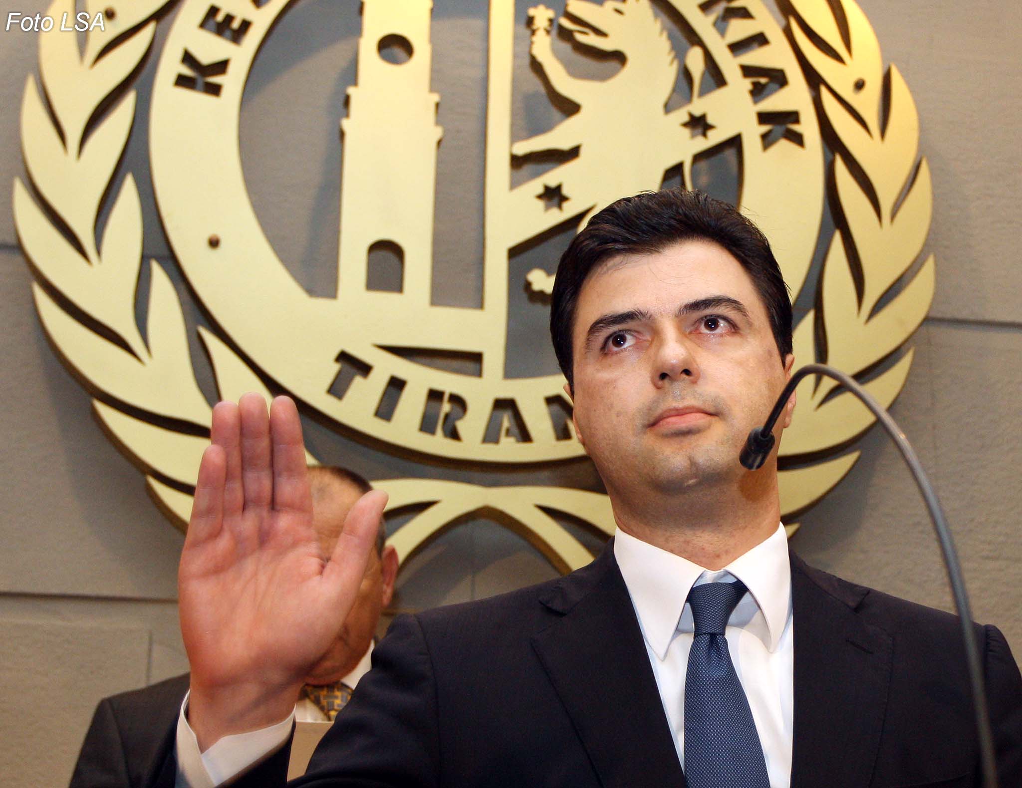 Dokumenti/ Bulevardi i Ri, Basha shpronësoi me zero lek banesat e palegalizuara