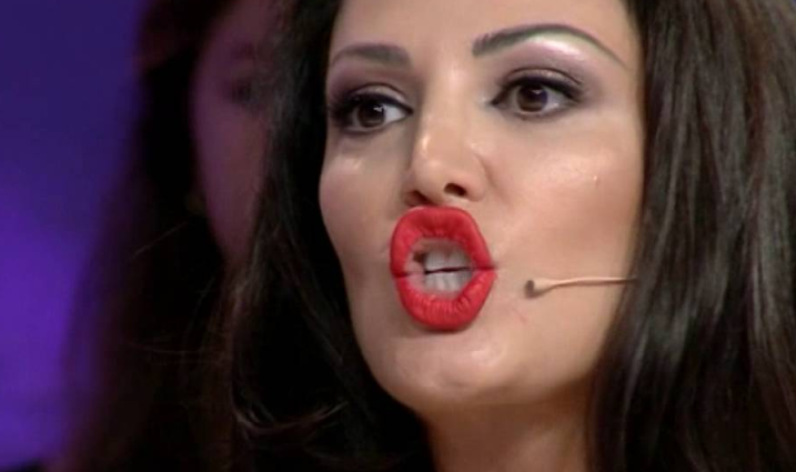 Bleona jep përgjigjie për të “madhin” që i kushtoi këngën: “Ti nuk din as më ma lyp”?! Bleona jep përgjigjie për të “madhin” që i kushtoi këngën: “Ti nuk din as më ma lyp”?!