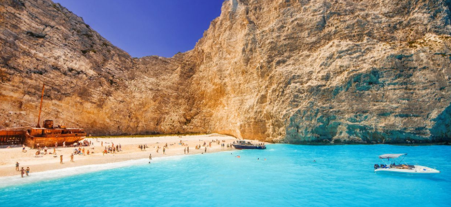 Tërmeti i fuqishëm zhvendos nga vendi ishullin e famshëm grek Tërmeti i fuqishëm zhvendos nga vendi ishullin e famshëm grek