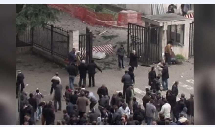 Rikthehen për gjykim dy të dënuarit e 21 Janarin, Ndrea Prendi dhe Agim Llupo Rikthehen për gjykim dy të dënuarit e 21 Janarin, Ndrea Prendi dhe Agim Llupo