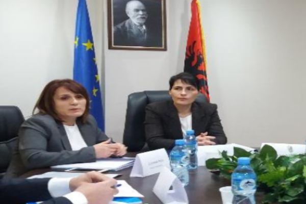 Koha është tani! Arta Marku dhe Donika Prela duhet të jenë gati! Koha është tani! Arta Marku dhe Donika Prela duhet të jenë gati!