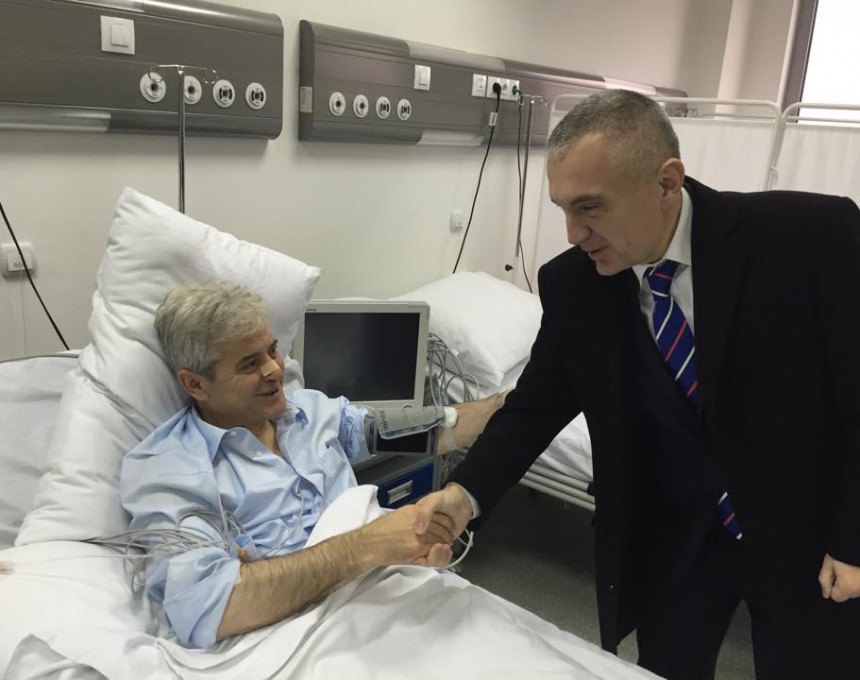 Miqtë e Metës në Maqedoni në rrjesht për burg: Pas Nikola Gruevskit, prokuroria kopsit dosjen për Ali Ahmetin! Miqtë e Metës në Maqedoni në rrjesht për burg: Pas Nikola Gruevskit, prokuroria kopsit dosjen për Ali Ahmetin!