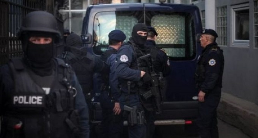 Publikohen në rrjete sociale emrat e më të kërkuarve sipas qarqeve, policia kërkon ndihmën e qytetarëve për kapjen e tyre Publikohen në rrjete sociale emrat e më të kërkuarve sipas qarqeve, policia kërkon ndihmën e qytetarëve për kapjen e tyre