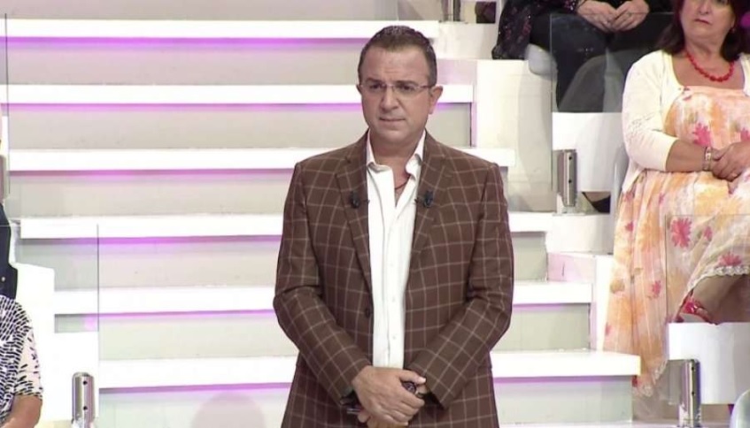 Telefonuesi shpërthen ndaj Ardit Gjebreas: “Mos më mbëj dërr, dërr, mos më çaj by**ën” Telefonuesi shpërthen ndaj Ardit Gjebreas: “Mos më mbëj dërr, dërr, mos më çaj by**ën”