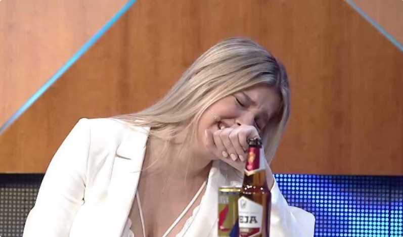 Shpërthen në lot Arilena Ara: “Nuk kam folur kurrë për këtë gjë, por tani dua ta dijnë të gjithë…” Shpërthen në lot Arilena Ara: “Nuk kam folur kurrë për këtë gjë, por tani dua ta dijnë të gjithë…”