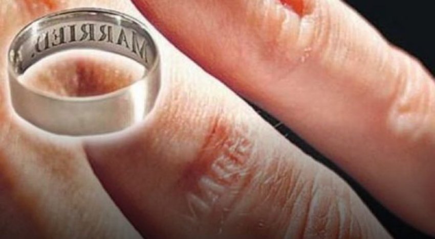 Del në treg unaza anti- tradhti! E mahnitshme se si funsksionon Del në treg unaza anti- tradhti! E mahnitshme se si funsksionon