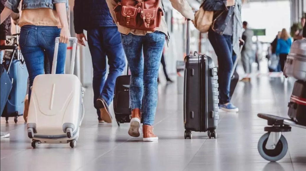 Vetëm kjo pagë do të ndalonte emigracionin e shqiptarëve! Vetëm kjo pagë do të ndalonte emigracionin e shqiptarëve!