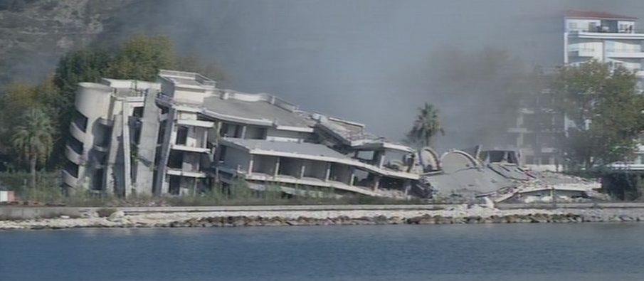 Ish-pularia e Nexhmijes, pallati i Lulit dhe dy standartet e qeverisë Ish-pularia e Nexhmijes, pallati i Lulit dhe dy standartet e qeverisë