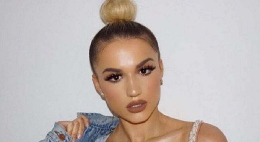 Këngëtarja shqiptare përfundon në psikiatri pas ndalimit nga policia Këngëtarja shqiptare përfundon në psikiatri pas ndalimit nga policia