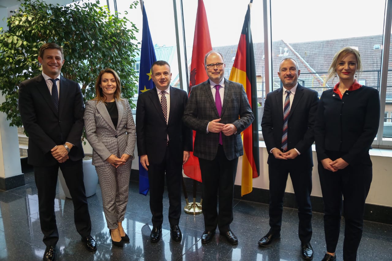 Taulant Balla takim me Christian Lange, Sekretarin e Shtetit në Ministrinë Federale të Drejtësisë Taulant Balla takim me Christian Lange, Sekretarin e Shtetit në Ministrinë Federale të Drejtësisë