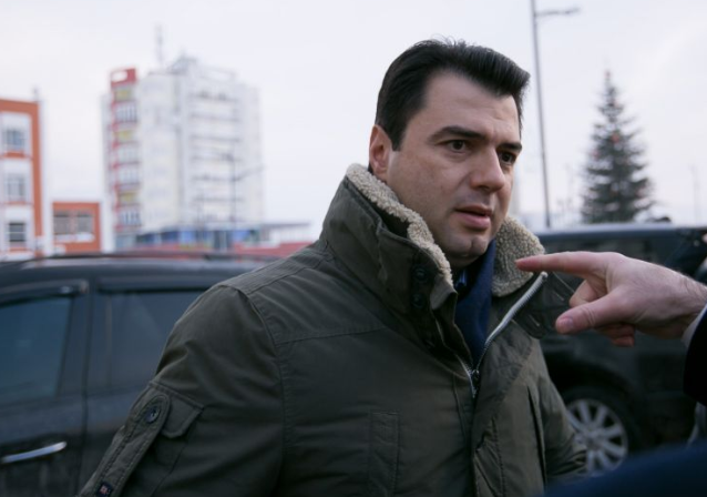 Homazh i Bashës në ditën “Berisha” për dëshmorët LNÇl, qesharak: Luftë çdo ditë për lirinë! Homazh i Bashës në ditën “Berisha” për dëshmorët LNÇl, qesharak: Luftë çdo ditë për lirinë!