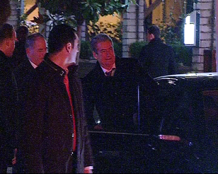 Kur Berisha dhe Basha bënin plane për të shpëtuar patericën e tyre Meta Kur Berisha dhe Basha bënin plane për të shpëtuar patericën e tyre Meta