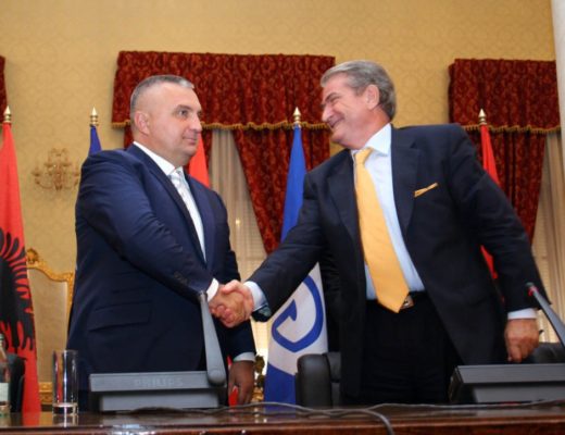 “Zëri i Amerikës”: Provë force mes Presidencës e Qeverisë, i pashpjegueshëm fakti që Meta nuk jep asnjë motiv pse nuk e dekretoi Sandër Lleshin “Zëri i Amerikës”: Provë force mes Presidencës e Qeverisë, i pashpjegueshëm fakti që Meta nuk jep asnjë motiv pse nuk e dekretoi Sandër Lleshin