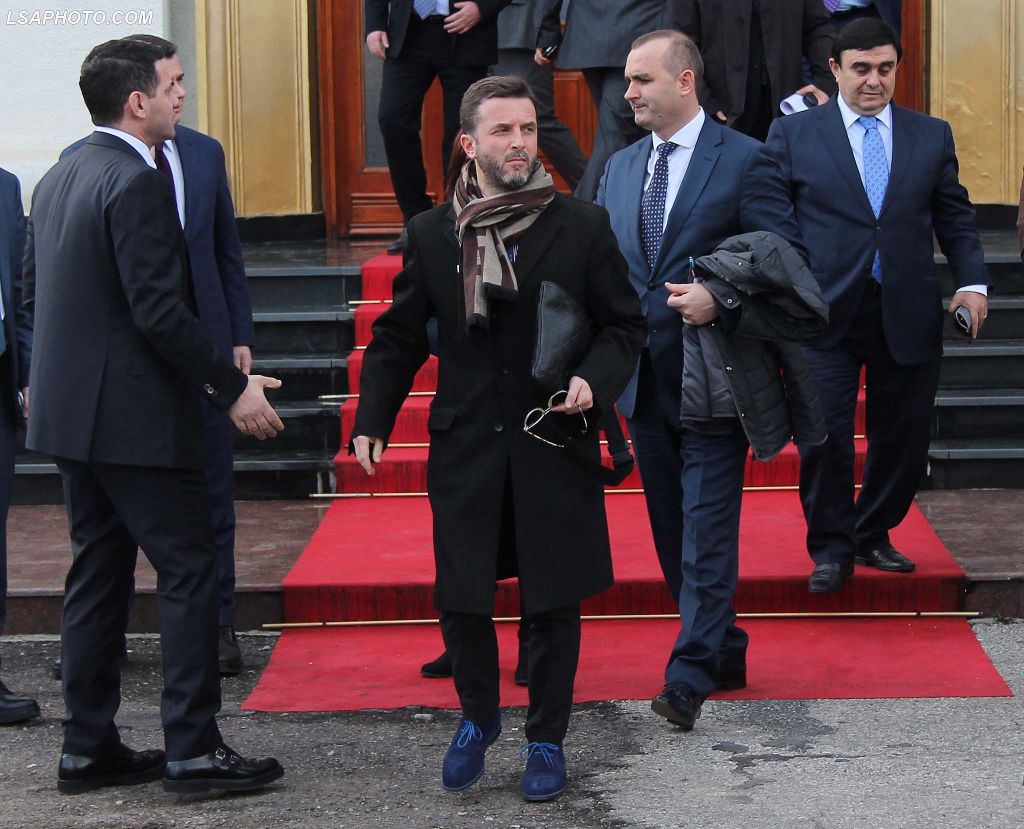 Nga poezia e Ndreut te qeni që ndërpreu fjalën e Ramës! Çfarë s’u pa këtë javë?! (Video) Nga poezia e Ndreut te qeni që ndërpreu fjalën e Ramës! Çfarë s’u pa këtë javë?! (Video)