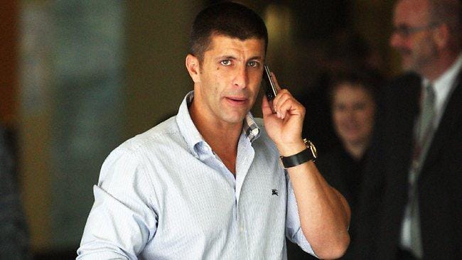 Zbulohet vrasësi me pagesë nga Shqipëria që ekzekutoi miliarderin në Athinë (Video) Zbulohet vrasësi me pagesë nga Shqipëria që ekzekutoi miliarderin në Athinë (Video)