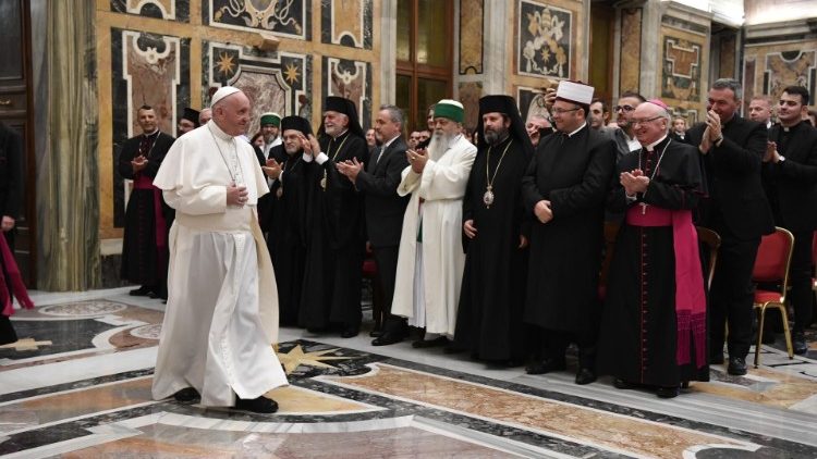 Papa pret pelegrinët shqiptarë: Gjergj Kastrioti shpëtimtar i krishtërimit