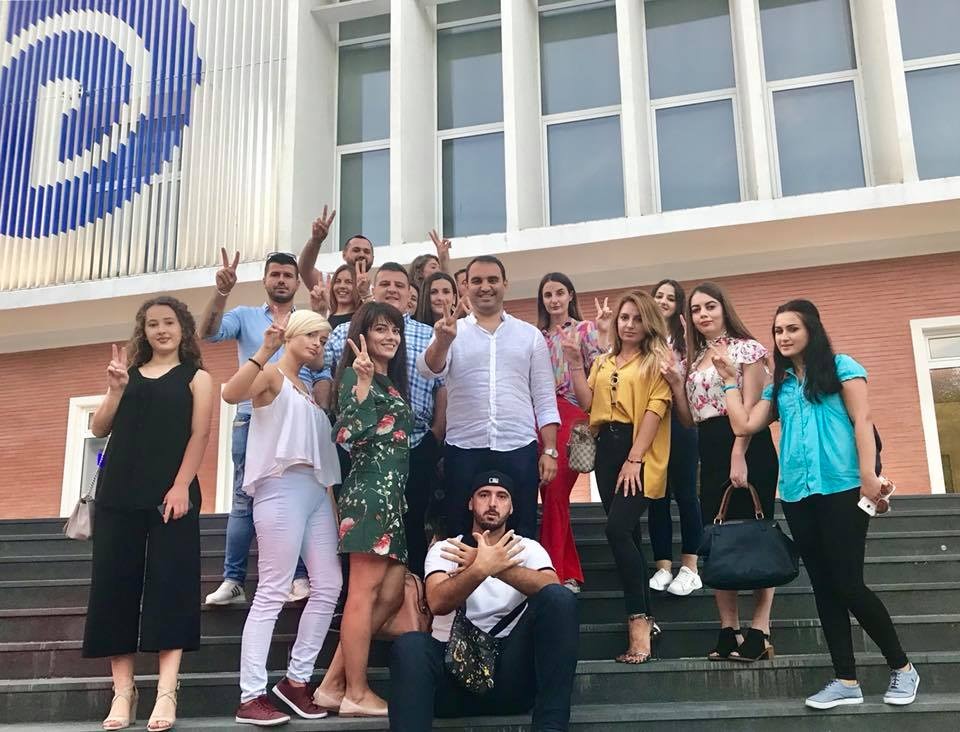 Trazirat tek ASTIRI/ Njihuni me grupin e gatshëm të Bashës, si paguhen të rinjtë e FRPD për të organizuar trazira EMRA, FOTO, PRECEDENTËT Trazirat tek ASTIRI/ Njihuni me grupin e gatshëm të Bashës, si paguhen të rinjtë e FRPD për të organizuar trazira EMRA, FOTO, PRECEDENTËT