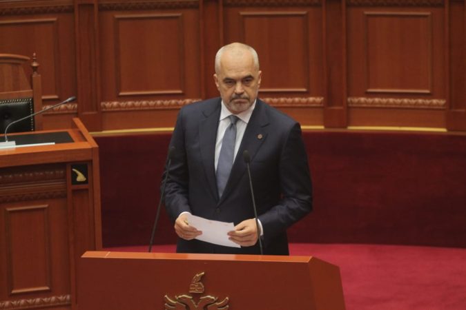 Rama zbardh letrën e Metës: Asnjë referencë në Kushtetutë Rama zbardh letrën e Metës: Asnjë referencë në Kushtetutë