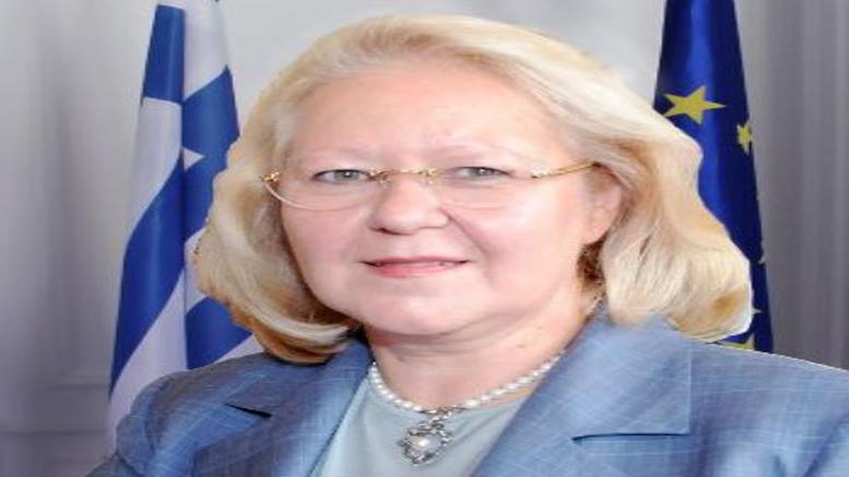 Ambasadorja greke në Tiranë “vihet me shpatulla për muri” pas djegies së bizneseve dhe flamurit shqiptar në Athinë Ambasadorja greke në Tiranë “vihet me shpatulla për muri” pas djegies së bizneseve dhe flamurit shqiptar në Athinë