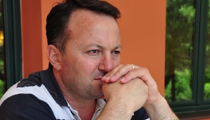 “Bularati”/ Gazetari rrëfen detajet: Pse Konstantinos mund t’i ketë dhënë fund jetës “Bularati”/ Gazetari rrëfen detajet: Pse Konstantinos mund t’i ketë dhënë fund jetës