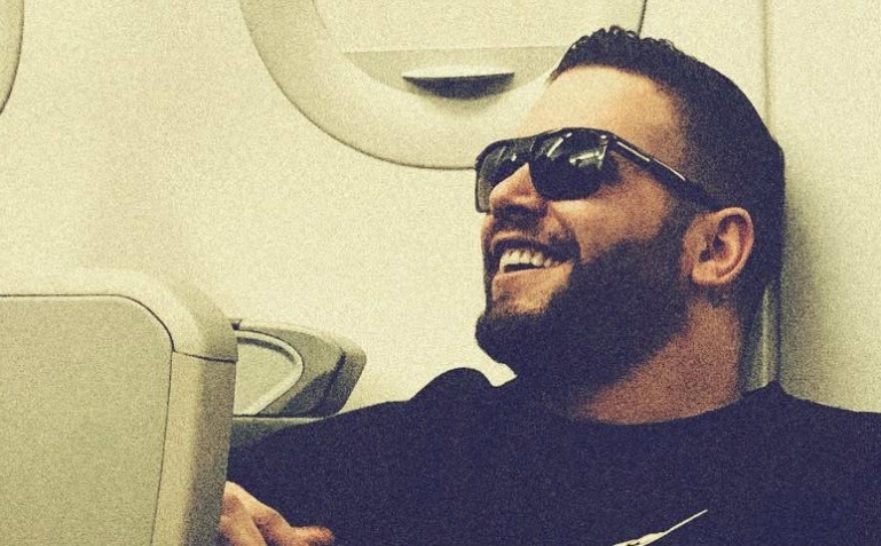 Mungesa në skenë e Flori Mumajesit dhe lufta me sëmundjen