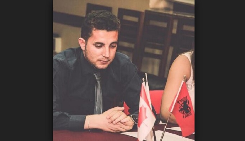 Për vi’ktimat e Gërdecit ka ende shpresë, vëllai i Edison Durdës bëhet avokat! I emocionuar shkruan: Ia dedikoj Erit, që më sheh nga lart në qiell Për vi’ktimat e Gërdecit ka ende shpresë, vëllai i Edison Durdës bëhet avokat! I emocionuar shkruan: Ia dedikoj Erit, që më sheh nga lart në qiell