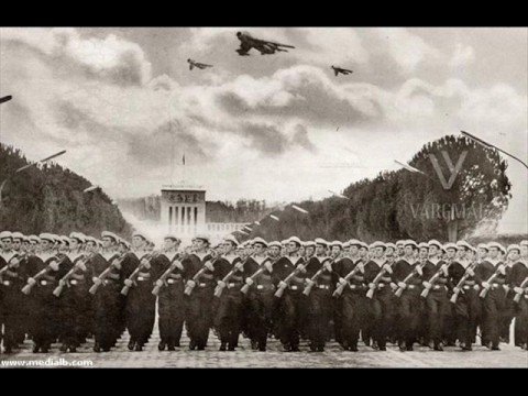 1974 – Kur Shqipëria sfidonte fuqitë e mëdha evropiane (Video) 1974 – Kur Shqipëria sfidonte fuqitë e mëdha evropiane (Video)