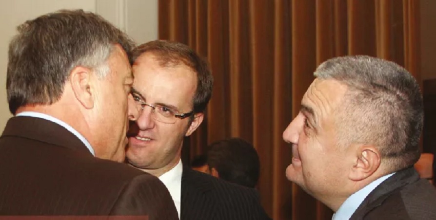 Meta… ujku i uritur, që nuk ngopet së ndukuri në “kërmën” politike! Meta… ujku i uritur, që nuk ngopet së ndukuri në “kërmën” politike!