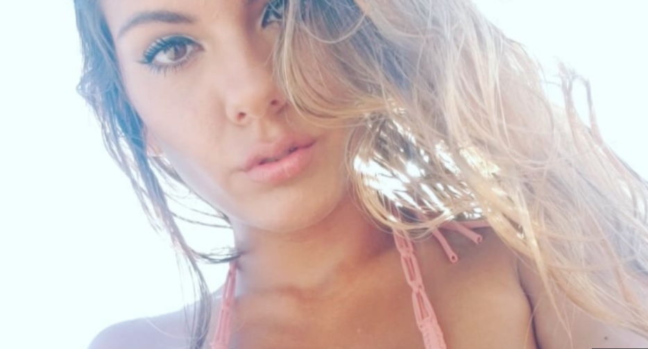 VIDEO/ Modelja fotografe shkatërron dasmën, kapet duke kryer… me një nga të ftuarit VIDEO/ Modelja fotografe shkatërron dasmën, kapet duke kryer… me një nga të ftuarit